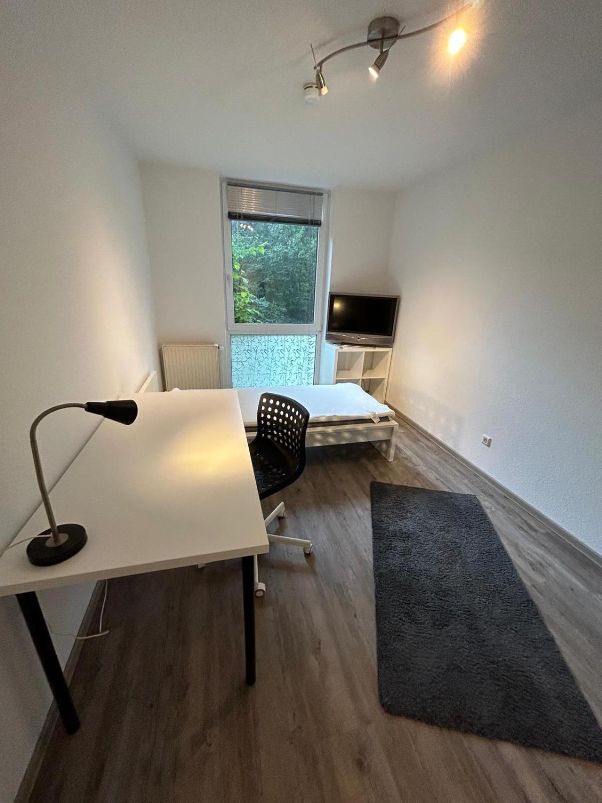 Guenstige Zimmer Im Herzen Von Kreyenbrueck Apartment Олденбург Екстериор снимка